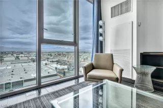 Photo #3: 2784034 Listing