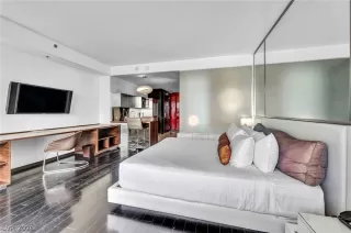 Photo #4: 2784034 Listing