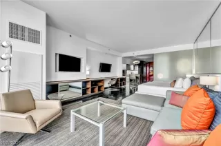 Photo #5: 2784034 Listing