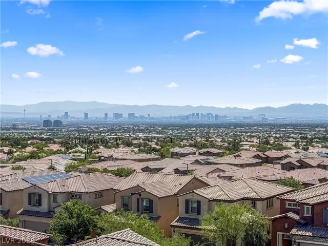 MLS: 2784037 Condo For Sale