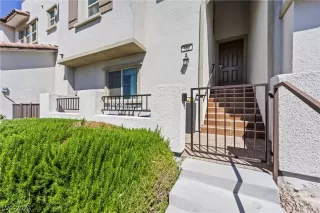 Photo #3: 2784037 Listing