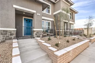 Photo #3: 2784053 Listing