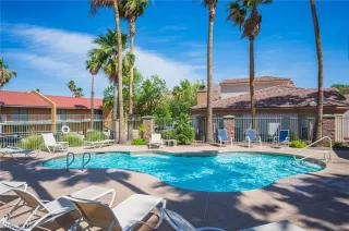 Photo #2: 2784067 Listing