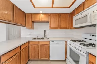 Photo #1: 2784068 Listing 