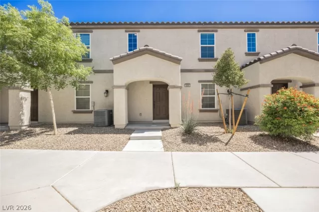 MLS: 2784075 Condo For Sale