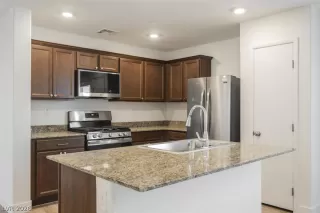 Photo #1: 2784075 Listing 