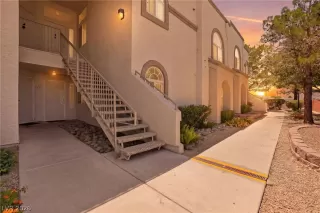 Photo #3: 2784087 Listing