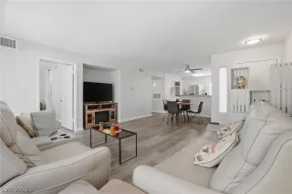 Photo #5: 2784087 Listing