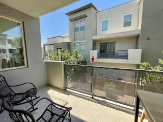 Photo #4: 2784119 Listing