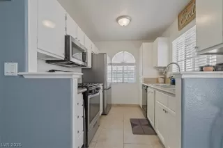 Photo #4: 2784158 Listing