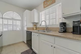 Photo #5: 2784158 Listing