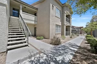 Photo #3: 2784160 Listing