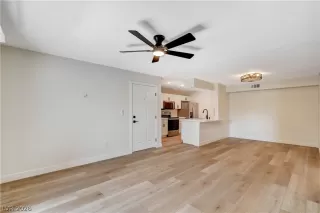Photo #4: 2784177 Listing