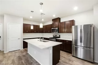 Photo #2: 2784198 Listing