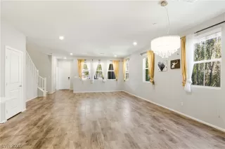 Photo #6: 2784198 Listing
