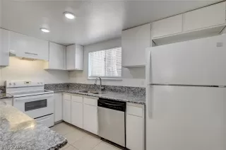 Photo #6: 2784229 Listing