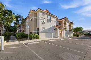 Photo #2: 2784241 Listing