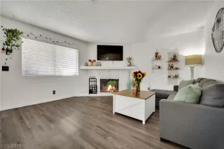 Photo #5: 2784280 Listing 