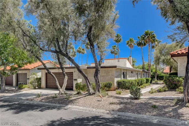 MLS: 2784312 Condo For Sale