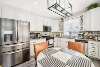 More Details about MLS # 2784372 : 9125 HAMPSTEAD AVENUE
