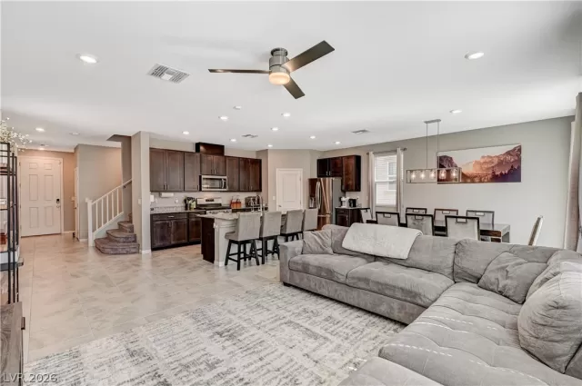 MLS: 2784388 Condo For Sale