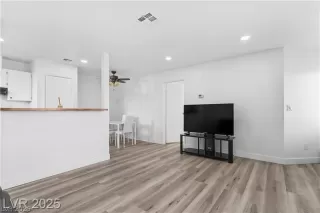 Photo #2: 2784496 Listing