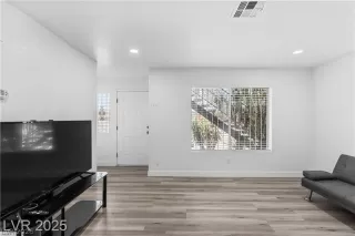 Photo #4: 2784496 Listing