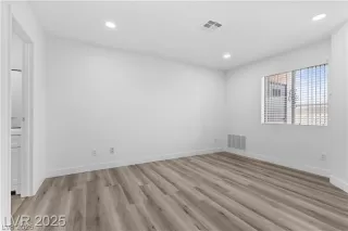 Photo #5: 2784496 Listing