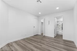 Photo #6: 2784496 Listing