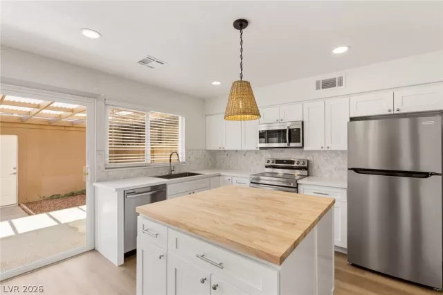 MLS: 2784548 Condo For Sale