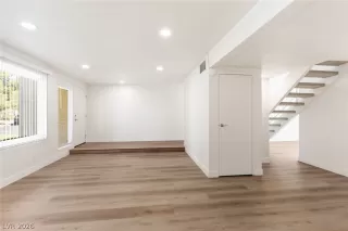 Photo #3: 2784548 Listing