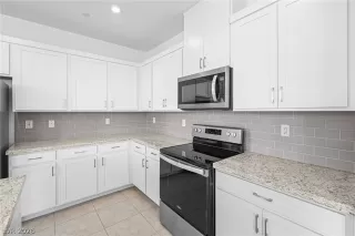 Photo #4: 2784563 Listing