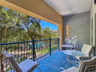 Photo #5: 2784577 Listing