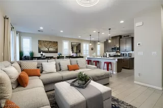 Photo #5: 2784578 Listing
