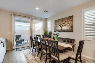 Photo #6: 2784578 Listing
