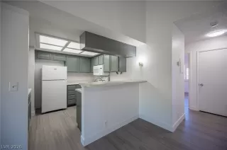 Photo #6: 2784589 Listing