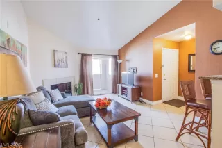 Photo #5: 2784626 Listing