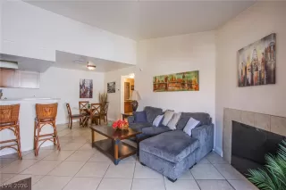 Photo #6: 2784626 Listing