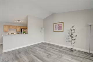 Photo #4: 2784641 Listing