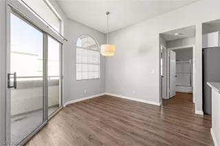 Photo #6: 2784655 Listing