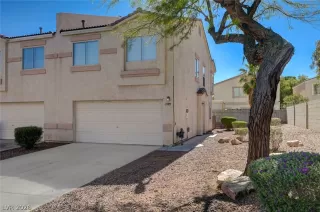 Photo #3: 2784658 Listing