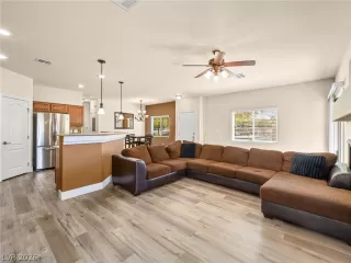 Photo #5: 2784691 Listing