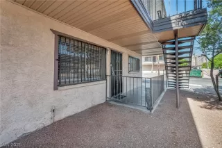 Photo #3: 2784743 Listing