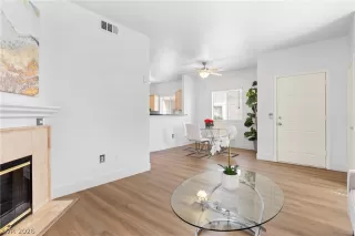 Photo #6: 2784780 Listing