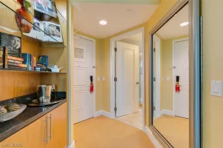 Photo #2: 2784817 Listing