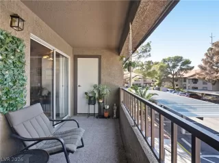Photo #4: 2784858 Listing