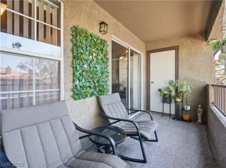 Photo #5: 2784858 Listing