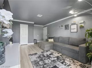 Photo #6: 2784858 Listing
