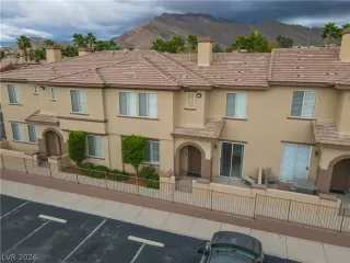 Photo #2: 2784861 Listing