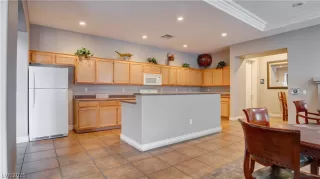 Photo #3: 2784861 Listing